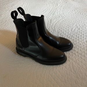 Flora Women's Smooth Leather Chelsea Boot